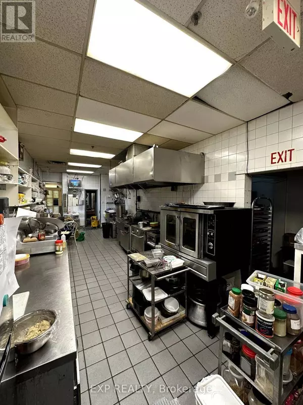 240 Harwood AVE South #2, Ajax (south West), ON L1S2H6