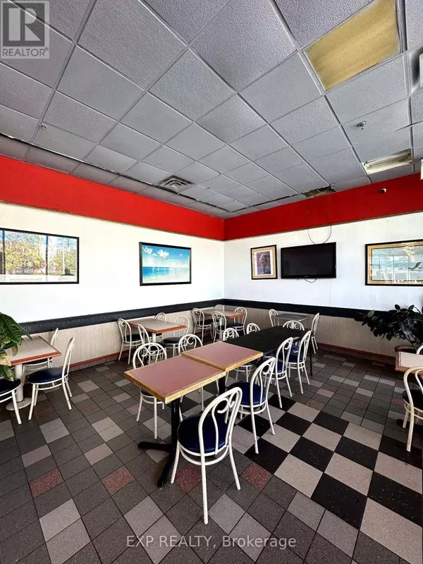 240 Harwood AVE South #2, Ajax (south West), ON L1S2H6