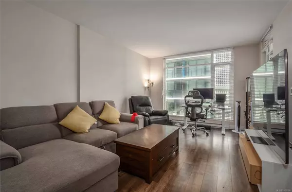 1090 Johnson St #408, Victoria, BC V8V 3P6