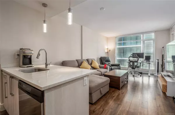 1090 Johnson St #408, Victoria, BC V8V 3P6