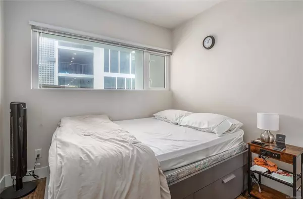 1090 Johnson St #408, Victoria, BC V8V 3P6
