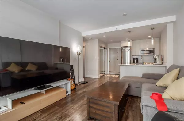 1090 Johnson St #408, Victoria, BC V8V 3P6