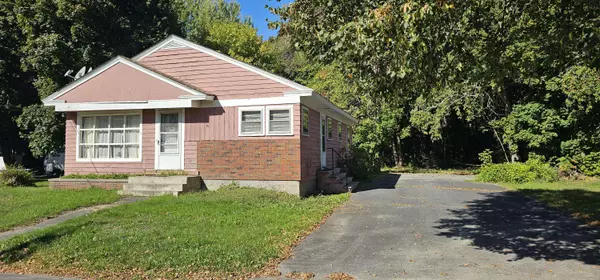 28.5 Elm ST, Fairfield, ME 04937