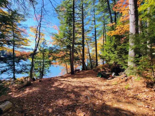 106 Pinewoods TRL, Oakland, ME 04963