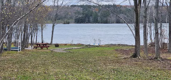 10 Lake Vista DR, Oakland, ME 04963