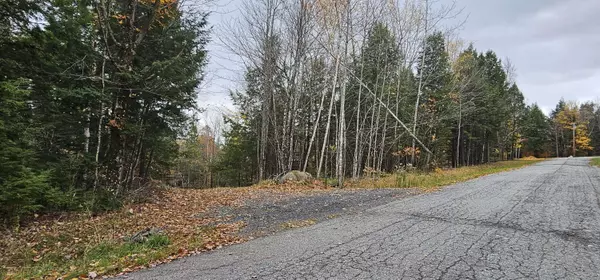 10 Lake Vista DR, Oakland, ME 04963