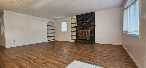 18 Western AVE, Waterville, ME 04901