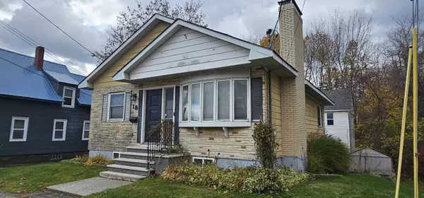 18 Western AVE, Waterville, ME 04901