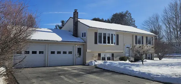 12 Harry ST, Winslow, ME 04901