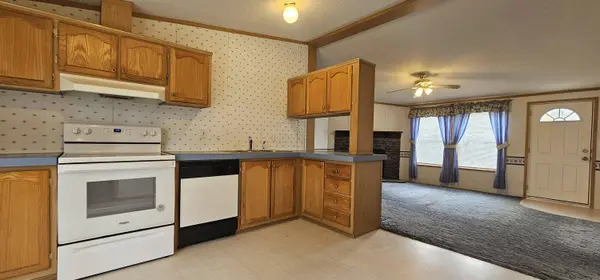 18 Central AVE, Waterville, ME 04901