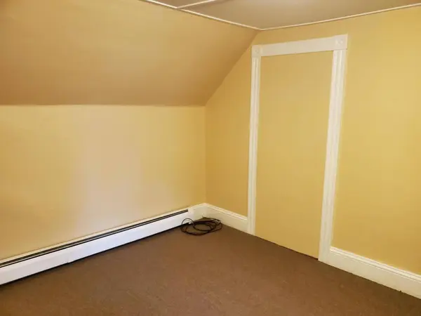 132 Clinton AVE, Winslow, ME 04901
