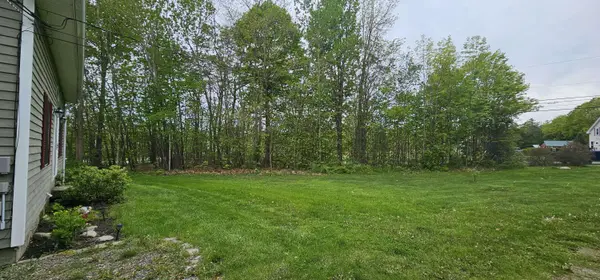 130 Middle RD, Oakland, ME 04963