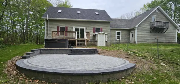 130 Middle RD, Oakland, ME 04963