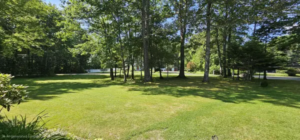 18 Dollis AVE, Vassalboro, ME 04989
