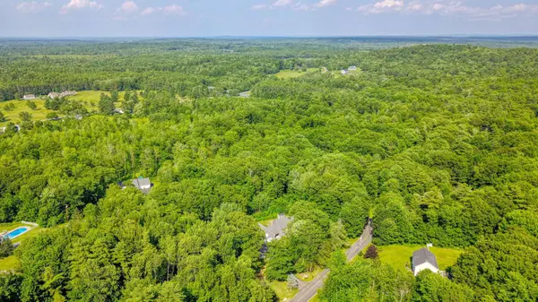 18 Dollis AVE, Vassalboro, ME 04989