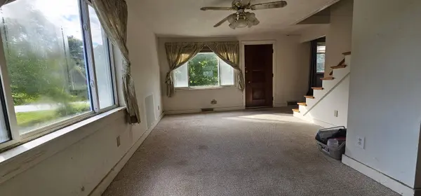 40 Shores RD, Waterville, ME 04901