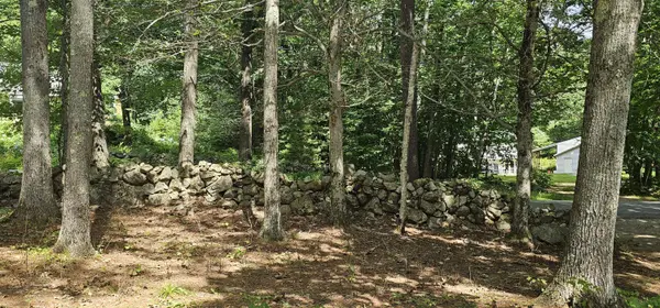 92 Arnold RD, China, ME 04358