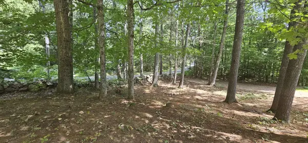 92 Arnold RD, China, ME 04358
