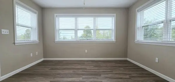 32 Meadow DR, Waterville, ME 04901
