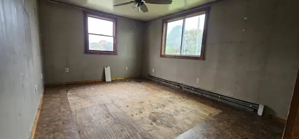 160 Skowhegan RD, Fairfield, ME 04937