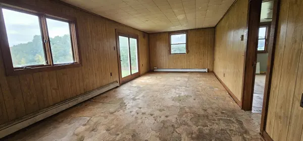 160 Skowhegan RD, Fairfield, ME 04937