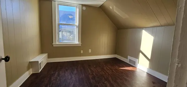 12 Butler CT, Waterville, ME 04901