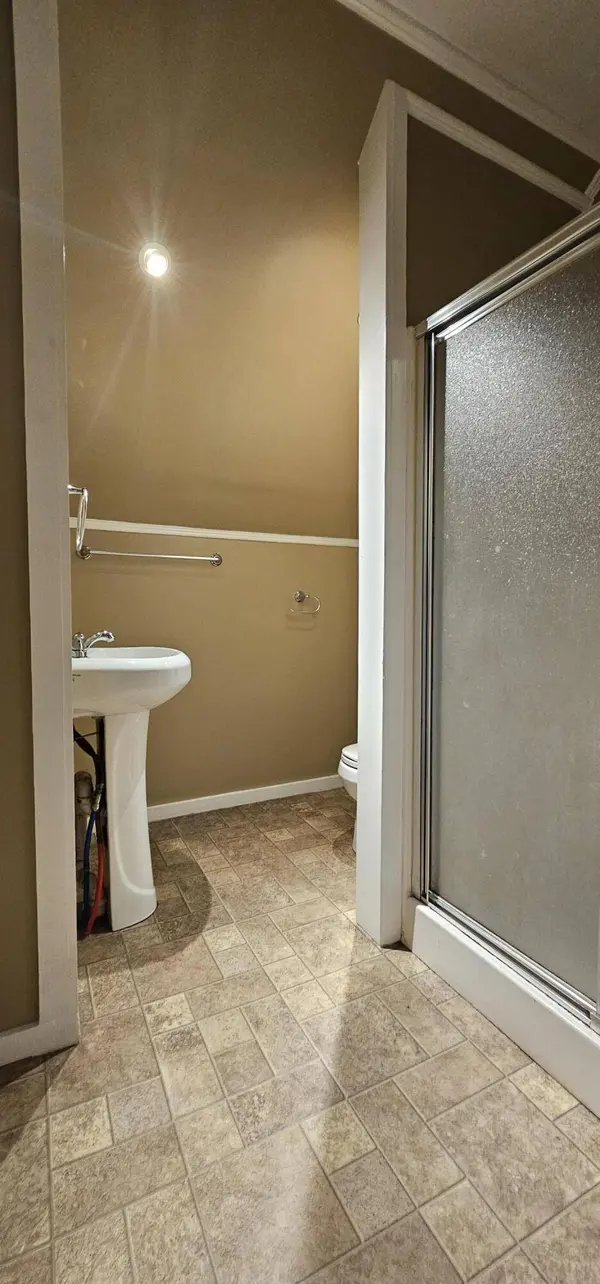 12 Butler CT, Waterville, ME 04901