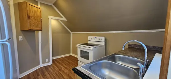 12 Butler CT, Waterville, ME 04901