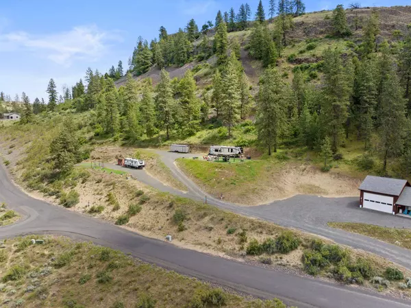 39500 Lakewind Dr N, Seven Bays, WA 99122