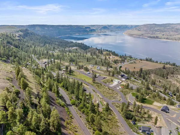 39500 Lakewind Dr N, Seven Bays, WA 99122