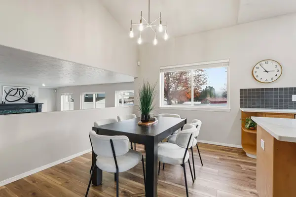 13910 E 26th Ave, Veradale, WA 99037