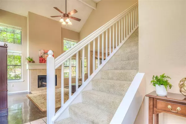 422 Santa Fe Trail #11, Irving, TX 75063