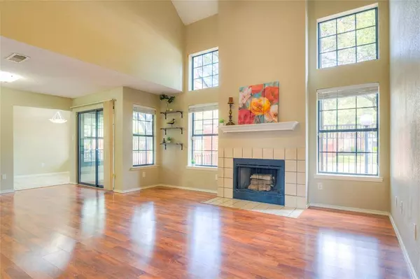 406 Santa Fe Trail #44, Irving, TX 75063