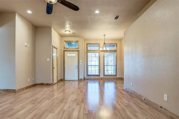 422 E Fm 6, Nevada, TX 75173