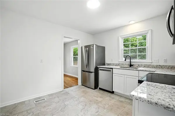 35 Hidalgo DR, Hampton, VA 23669