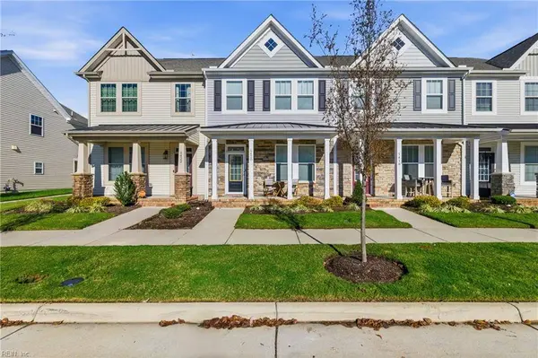 1420 Waltham LN, Newport News, VA 23608