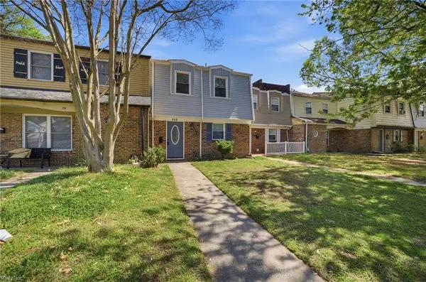 712 White Hall LN, Virginia Beach, VA 23462