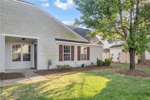 2918 Big Bend DR, Chesapeake, VA 23321