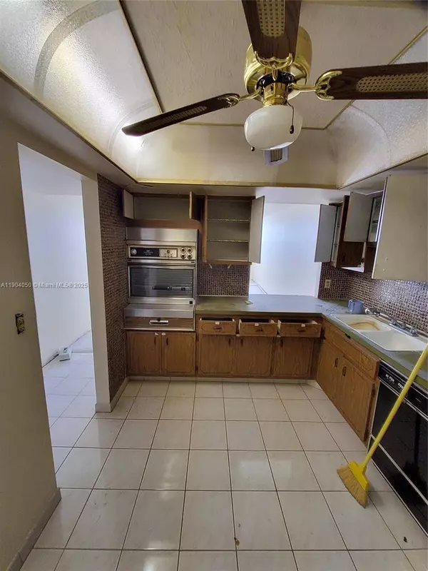 1301 NE Miami Gardens Dr #503W, Miami, FL 33179