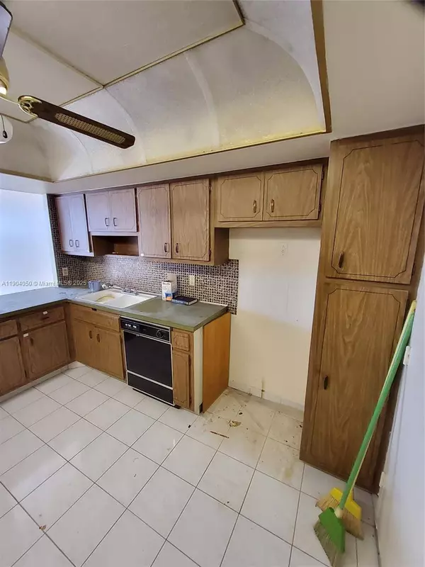 1301 NE Miami Gardens Dr #503W, Miami, FL 33179