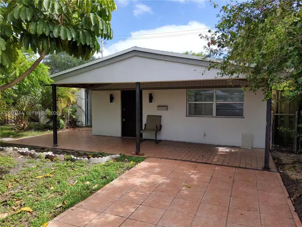 1348 NE 176th St #0, North Miami Beach, FL 33162