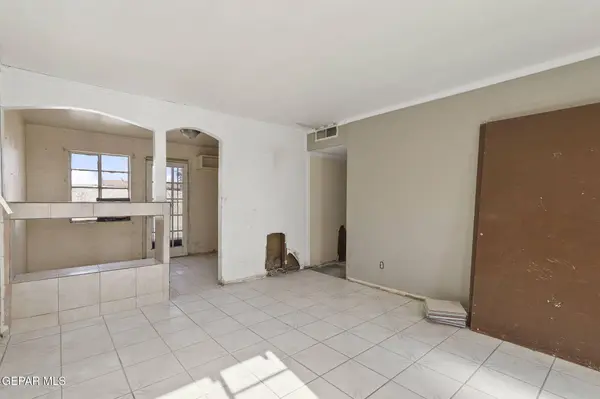 812 SANTA BARBARA DR, El Paso, TX 79915