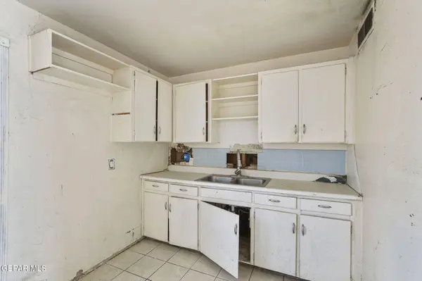 812 SANTA BARBARA DR, El Paso, TX 79915