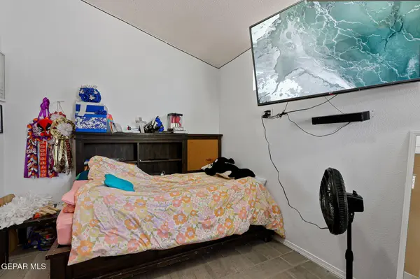 524 WINTERSPRING PL, Horizon City, TX 79928