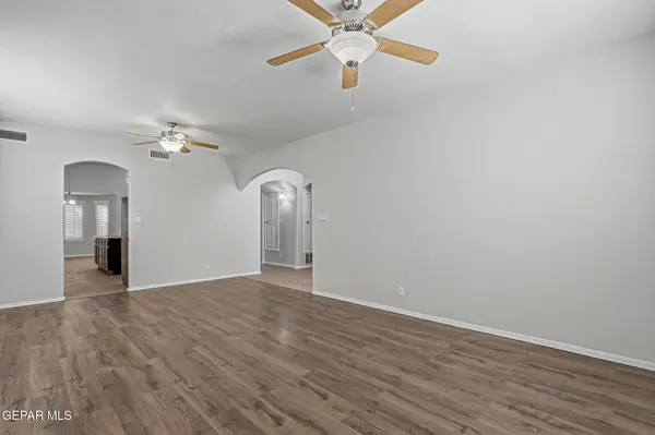 13445 EMERALD CREEK DR, Horizon City, TX 79928