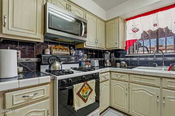 10557 WARREN ST, El Paso, TX 79924