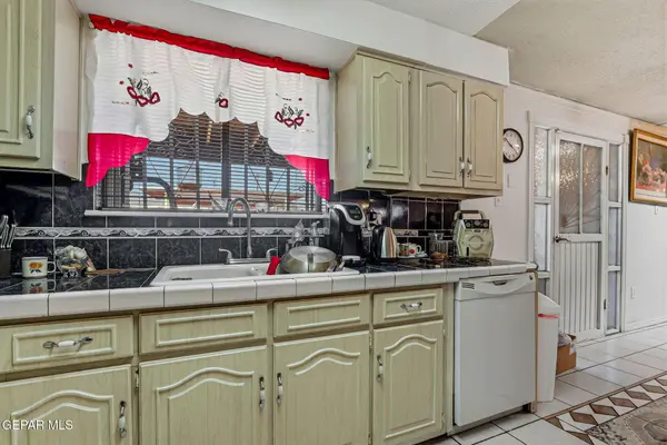 10557 WARREN ST, El Paso, TX 79924
