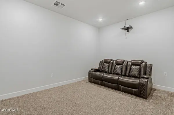 268 Emerald Sun DR, El Paso, TX 79928