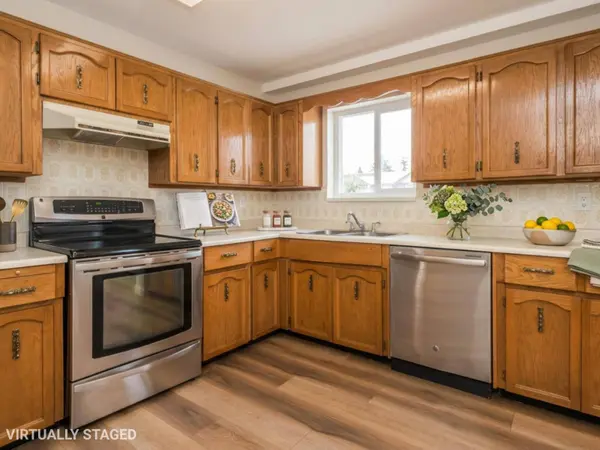 32119 OLD YALE RD #201, Abbotsford, BC V2T2C8