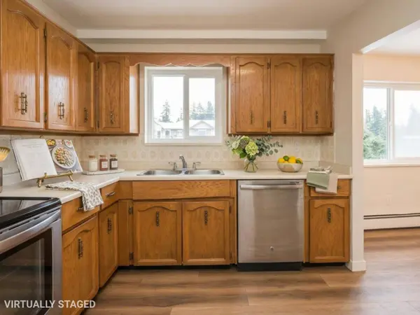 32119 OLD YALE RD #201, Abbotsford, BC V2T2C8